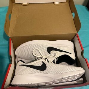 Nike White and Black Tanjun Sneakers size 12